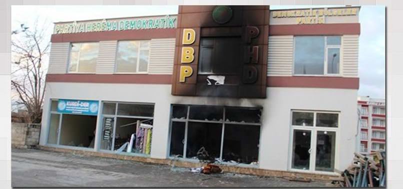 ÇINAR HALKINDAN PKK'YA BÜYÜK ÖFKE: DBP BİNASI ATEŞE VERİLDİ