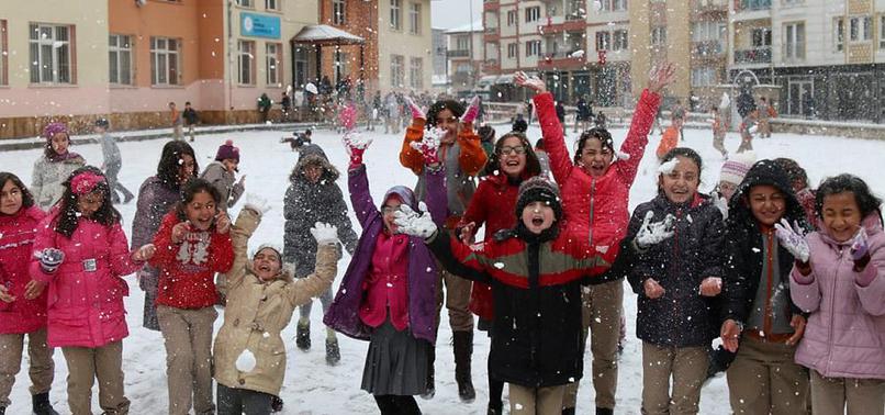 İSTANBUL'DA OKULLAR TATİL!
