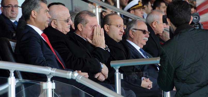 İMAM HATİP ÖĞRENCİSİNİN DUA ŞİİRİ ERDOĞAN'I AĞLATTI