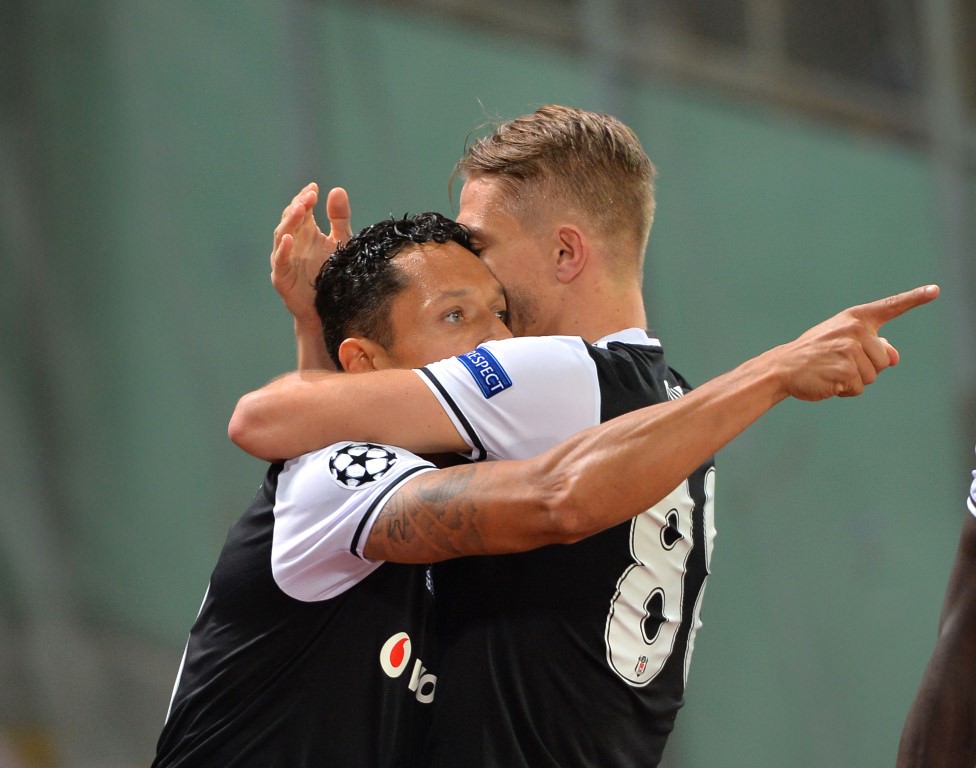 Beşiktaş sadece Napoli’yi değil hakemi de yendi