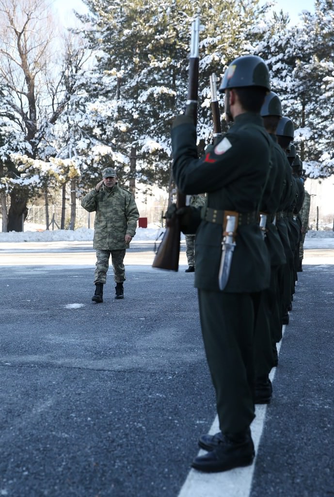 Genelkurmay Başkanı Akar'dan komandolara ziyaret