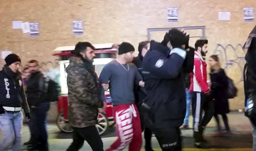 Soğuk havalara kış çayları kalkanı Soğuk havalara kış çayları kalkanı