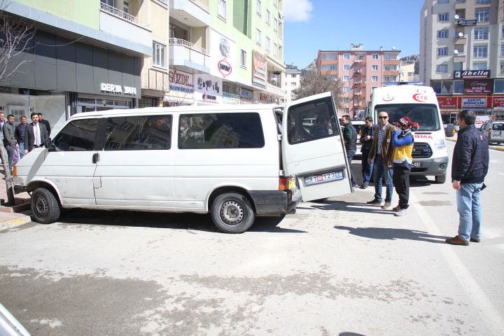 Van'da İranlı bir kişi aracında ölü bulundu